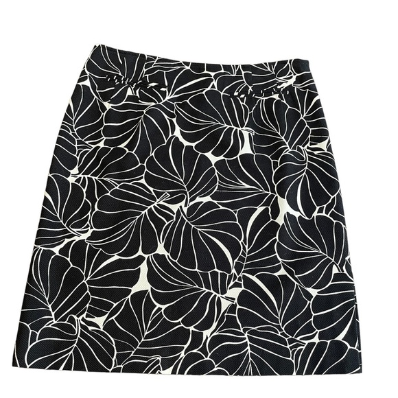 Talbots Petites Stretch black and cream leaf print lined skirt size 10 - Picture 1 of 6